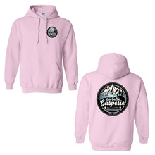 Charger l'image dans la galerie, Hoodie unisexe rose pâle Impressions Gaspésie avec logo pastel imprimé sur la poitrine et en grand format au dos
